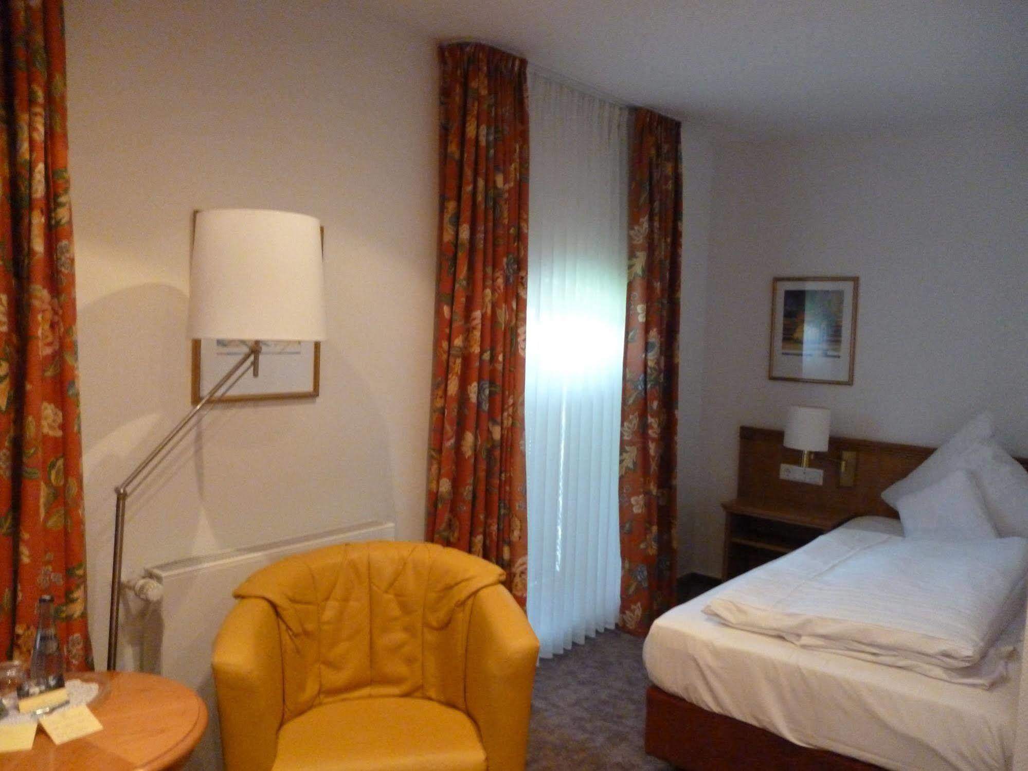 Hotel Goedecke Sarstedt Extérieur photo